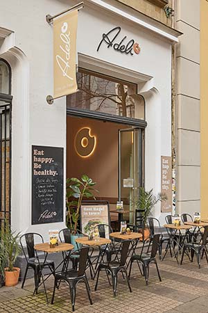 Das Cafe Adeli auf der Venloerstr. in Köln